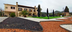 Hotels in Darnius